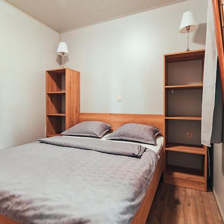 Terme Banovci - Mobilne Hiske Med Brajdami Exterior foto